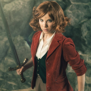 Gender-swapped Hobbit photoshoot by photographer Alexandr Turchanin